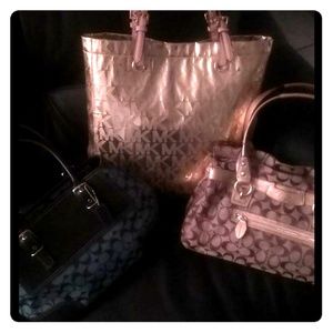 2 coach bags.1 Michael kors tote shoulder bag